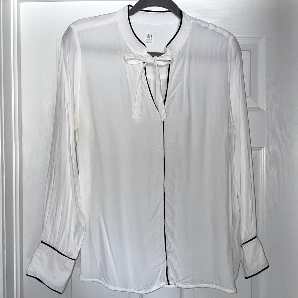 Gap blouse, size L